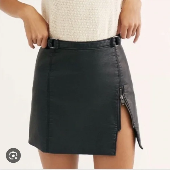 FREE PEOPLE Midnight Magic faux leather mini skirt in cognac. Size 10. - Picture 3 of 14